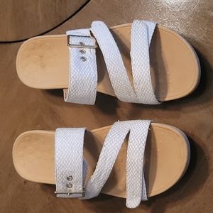 Vionic sandals size 10